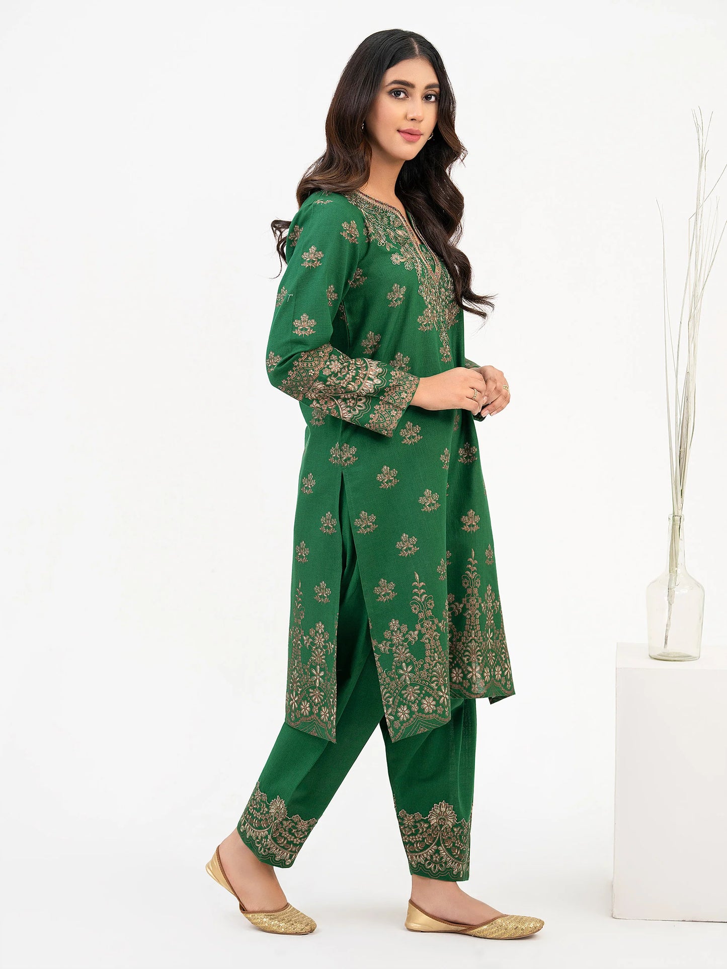 2 Piece Khaddar Suit-Embroidered (Pret)