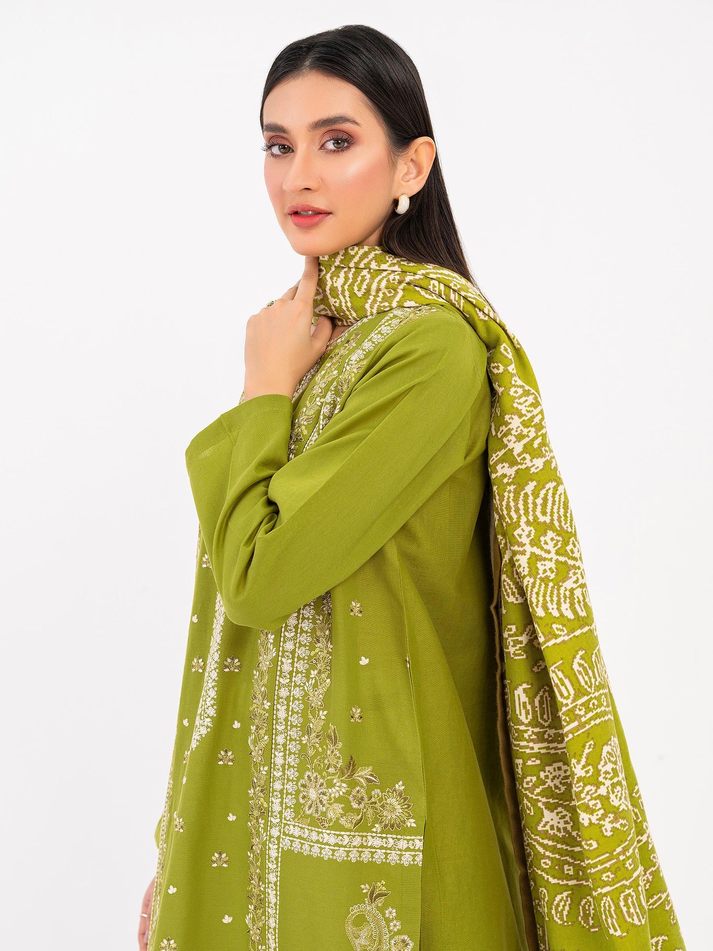 2 Piece Khaddar Suit-Embroidered (Pret)