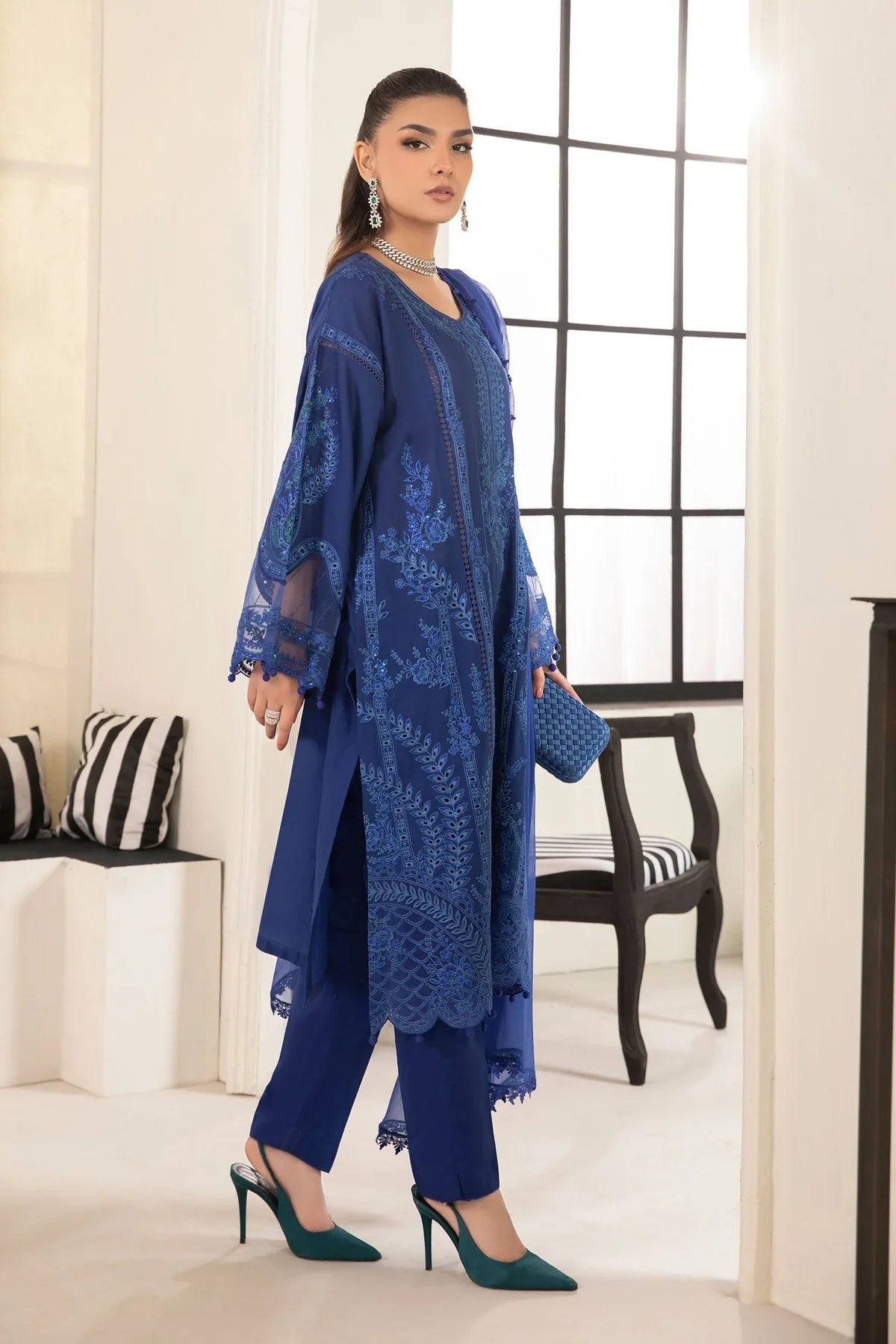 3 Piece Embroidered Lawn Suit | DW-EF24-02