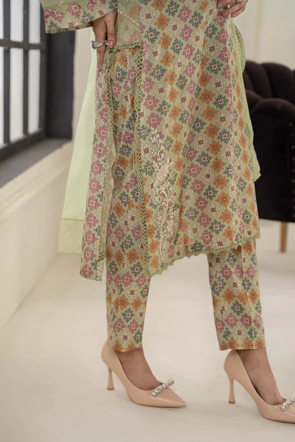 3 Piece Embroidered Lawn Suit | DW-EF24-111