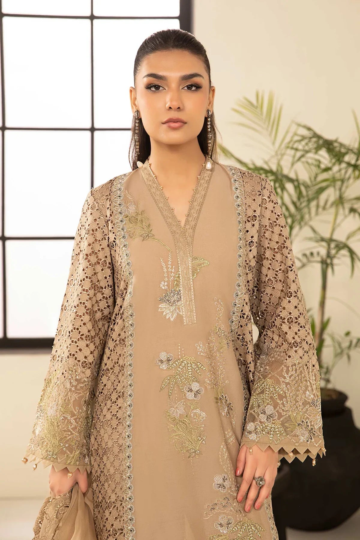 3 Piece Embroidered Lawn Suit | DW-EF24-04