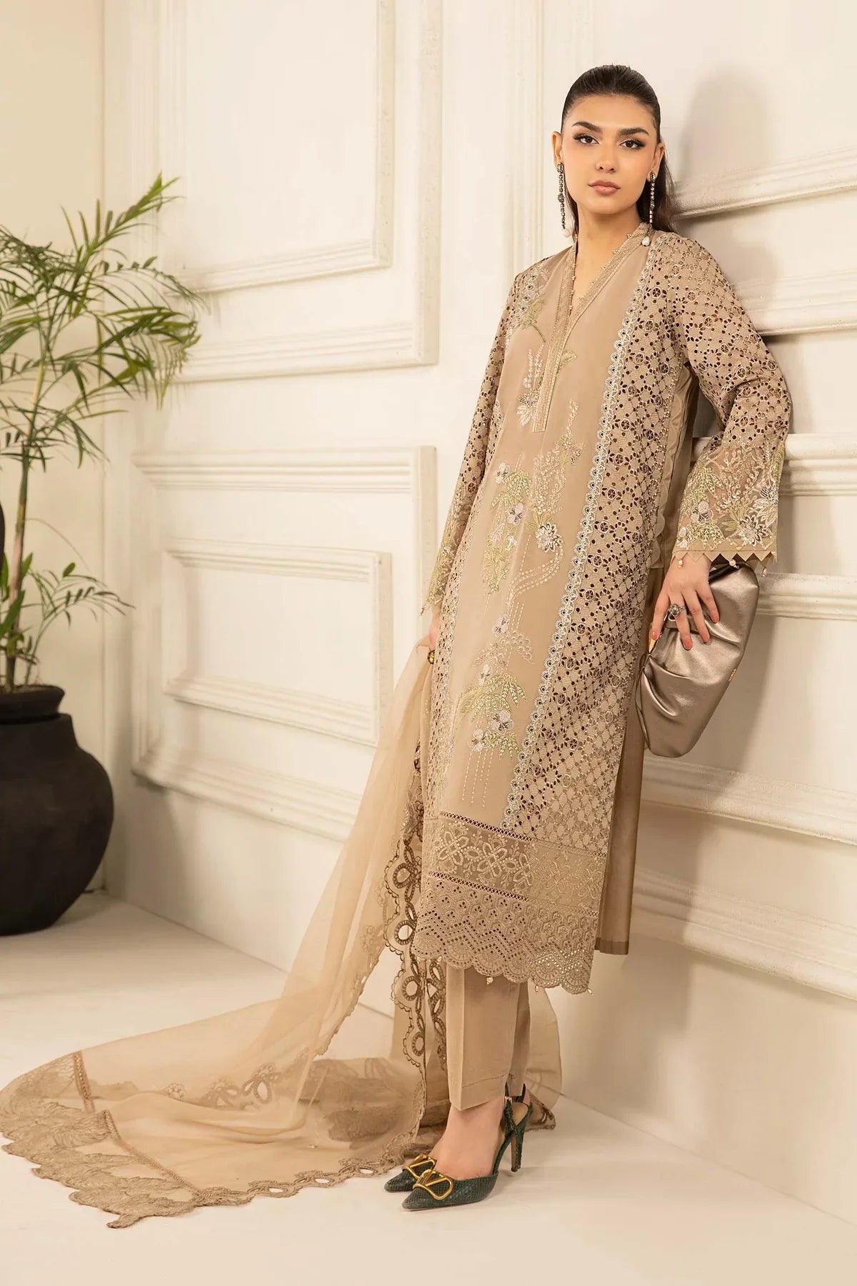 3 Piece Embroidered Lawn Suit | DW-EF24-04