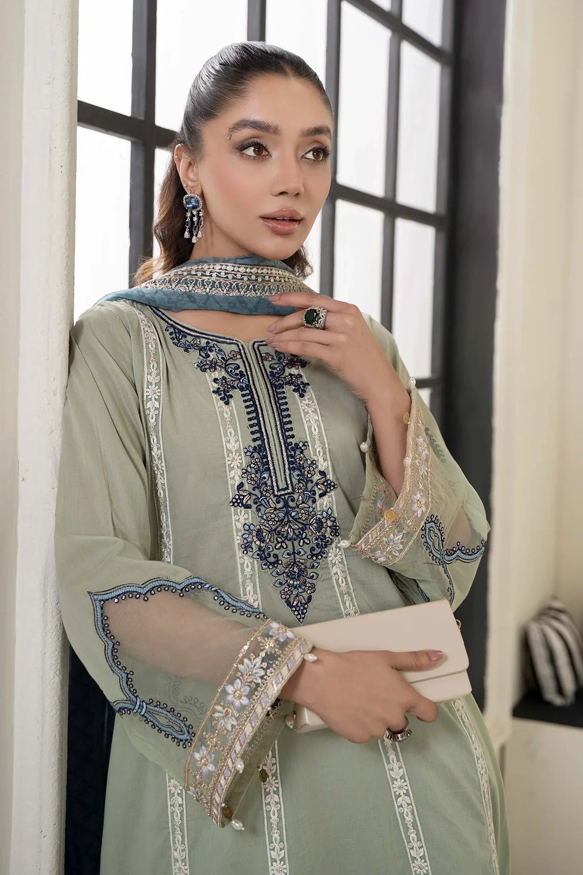 3 Piece Embroidered Lawn Suit | DW-EF24-130