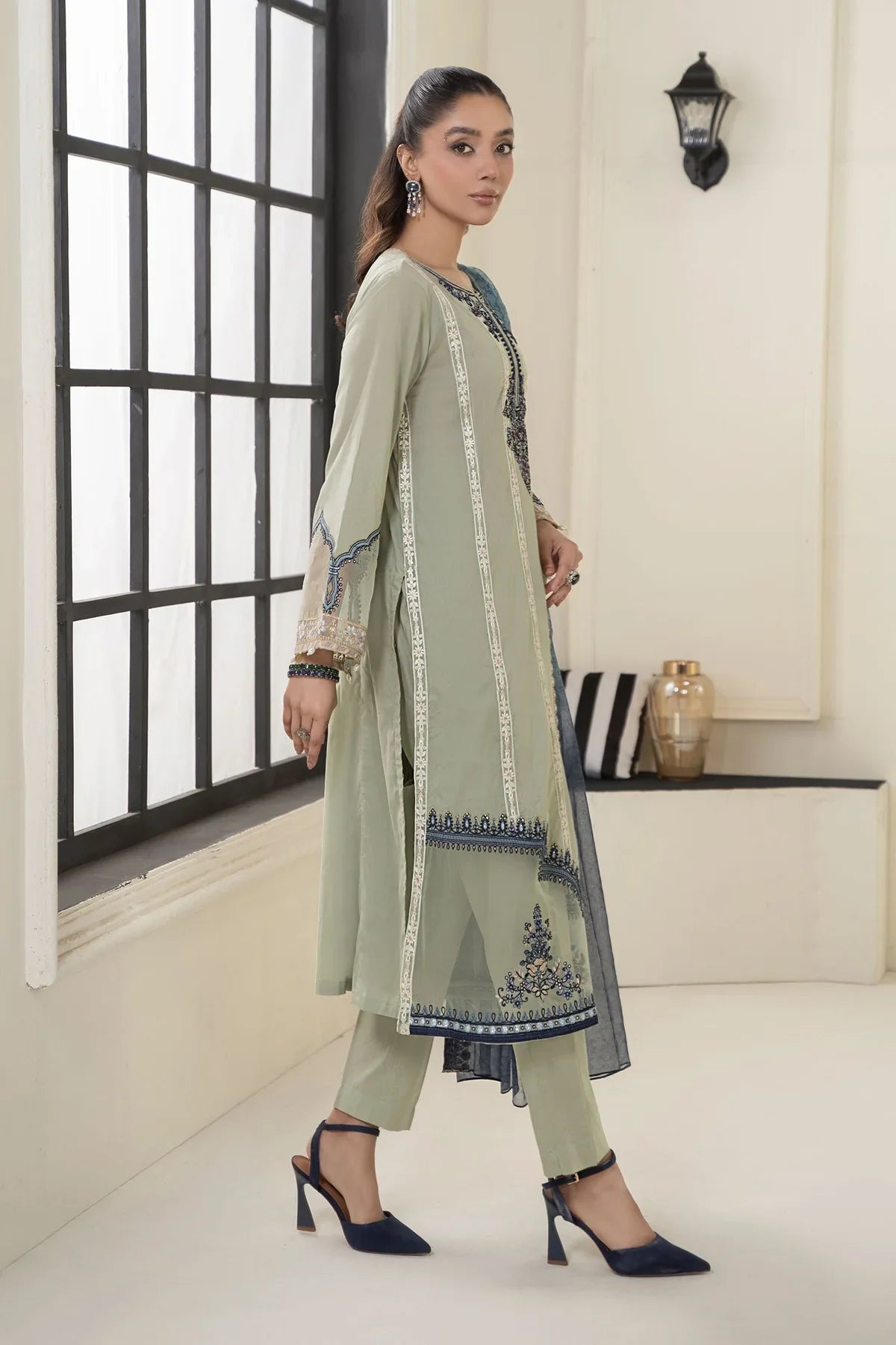 3 Piece Embroidered Lawn Suit | DW-EF24-130