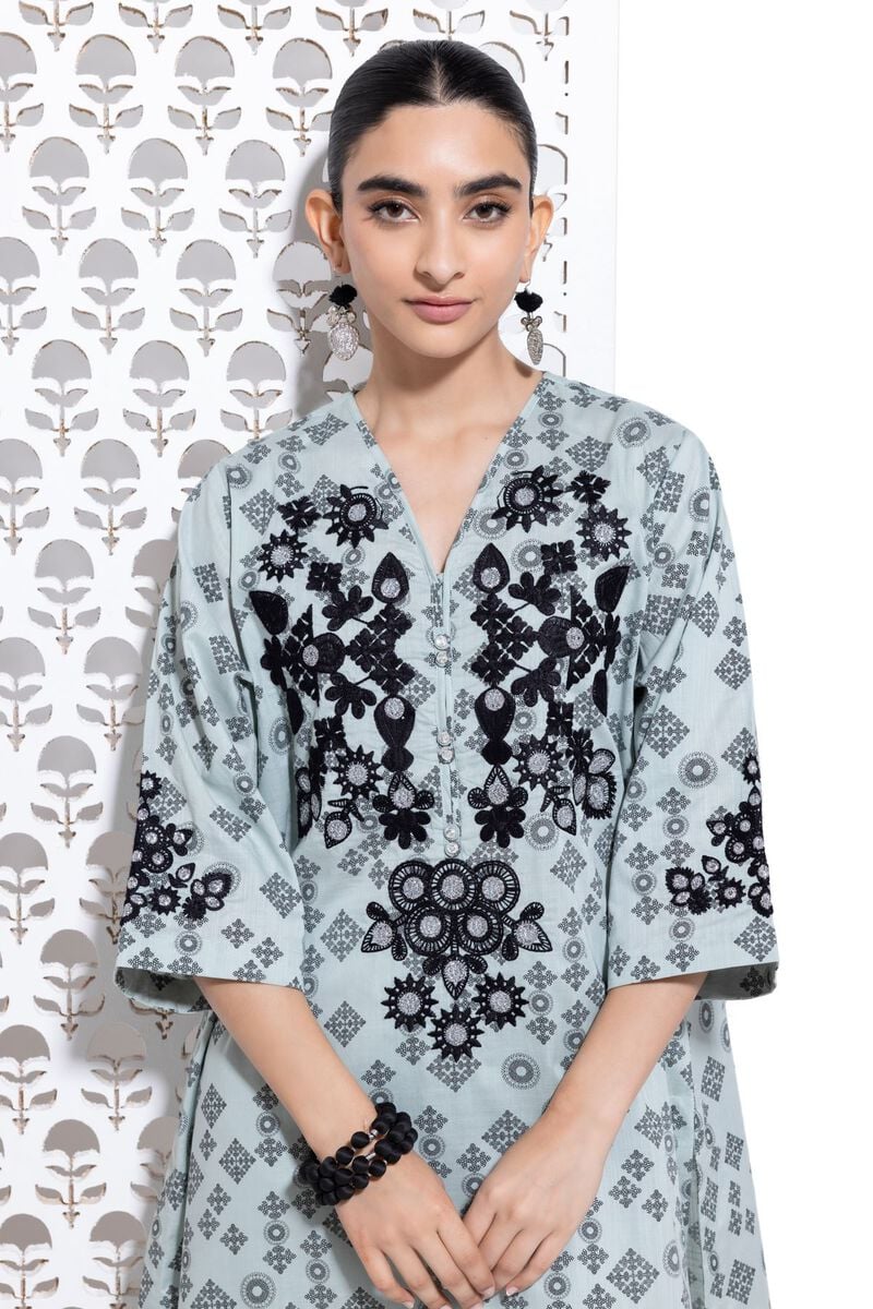 Kurta | Embroidered